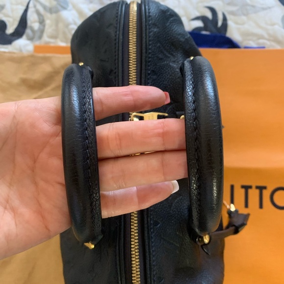 💯% authentic LV Bandouliere speedy 25 - Picture 17 of 17